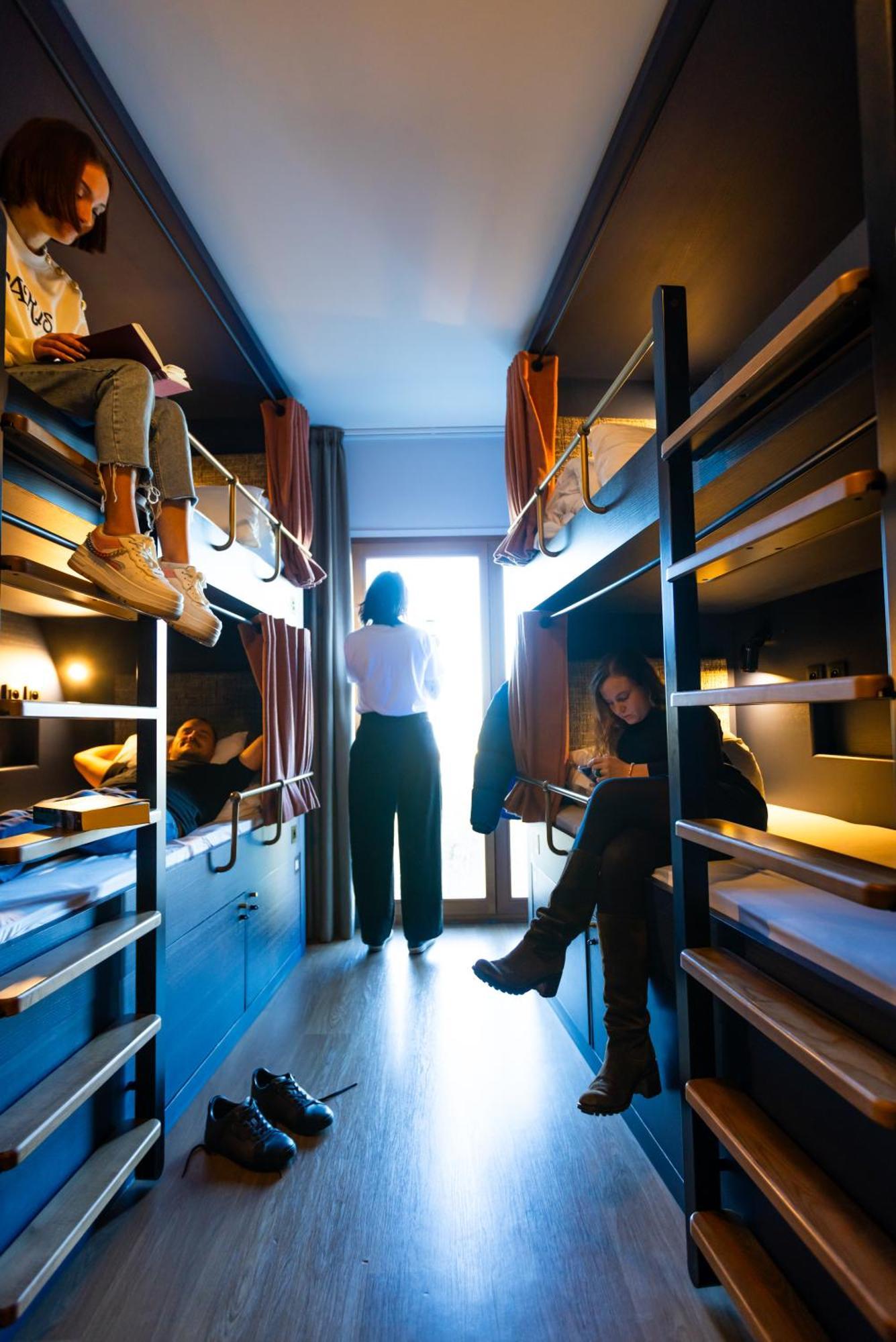 The People - Paris Nation Hostel Exterior photo A typical room at a capsule hotel