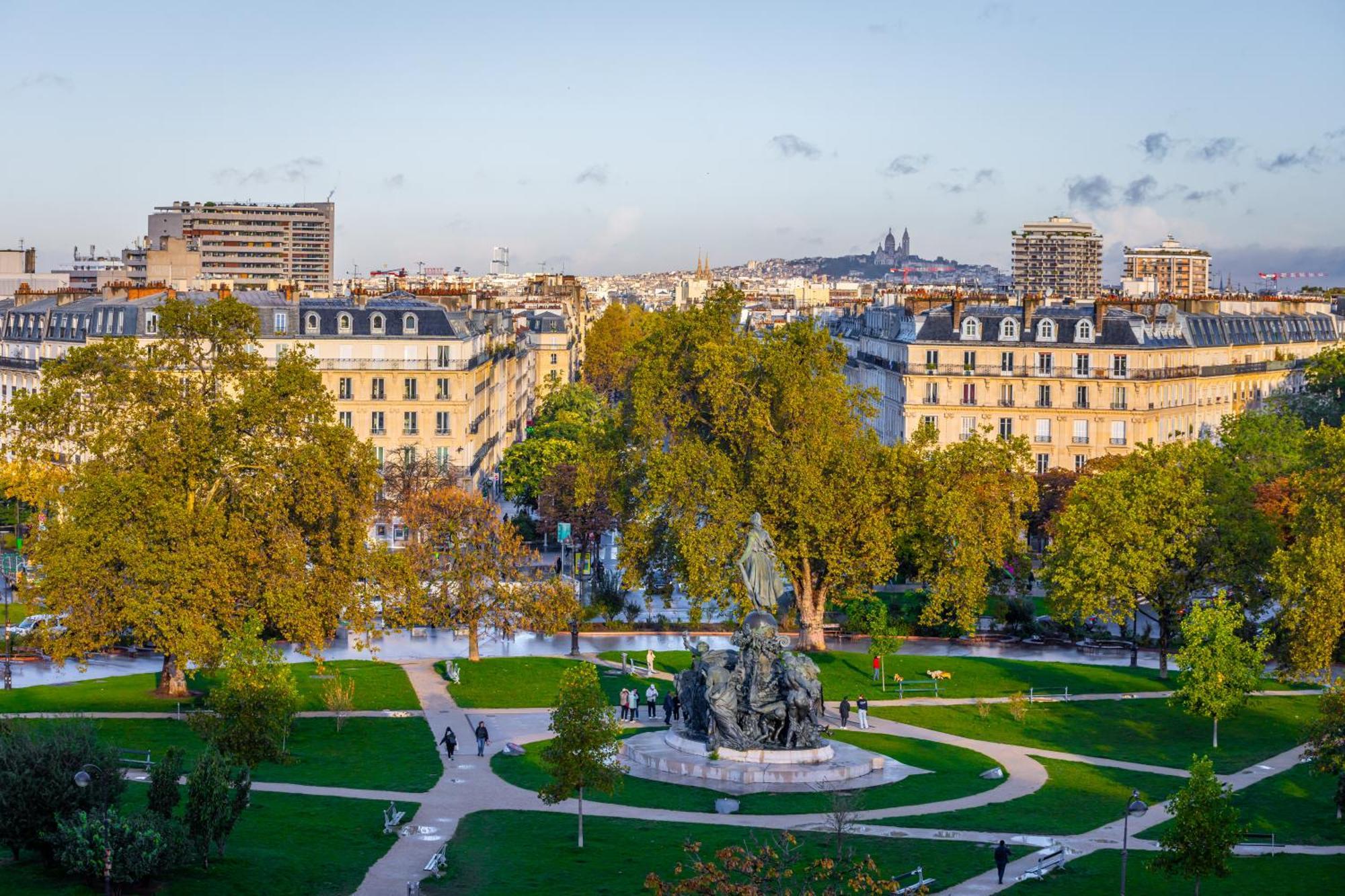 The People - Paris Nation Hostel Exterior photo The Place du Tertre